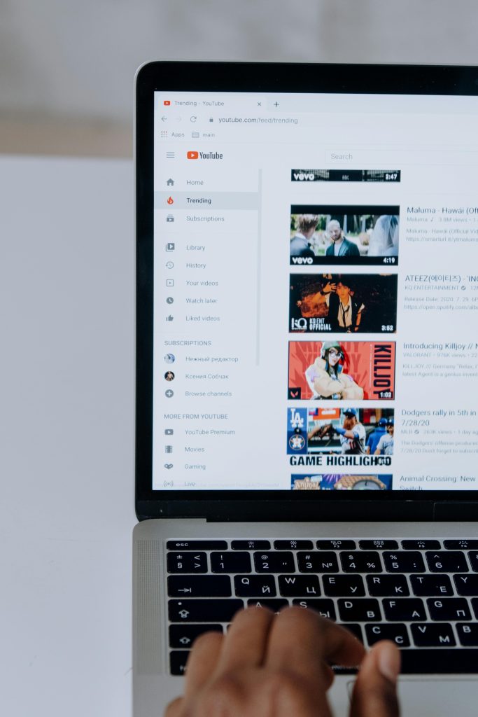 Thumbnail YouTube yang Keren