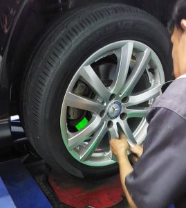 cek usia ban mobil