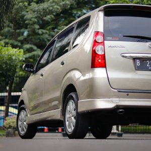 lampu rem Avanza hidup terus